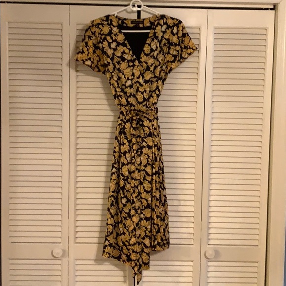 Banana Republic Pleated Floral Wrap Dress - Picture 3 of 4